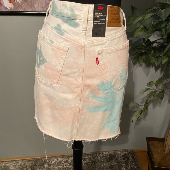 💜 Levi’s Premium High Rise Tie Dye Deconstructed - Picture 4 of 8